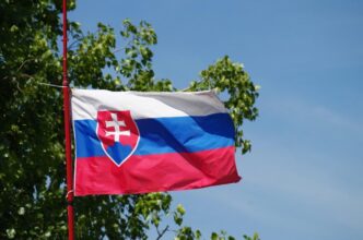 slovacia:-opozitia-il-acuza-pe-premierul-fico-de-tradare-dupa-ce-a-oprit-livrarile-de-energie-catre-ucraina