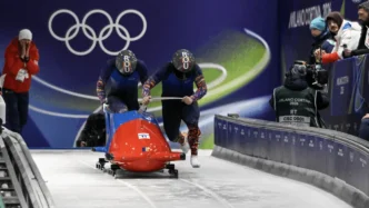 un-clovn,-un-chimist-si-un-dentist-sunt-printre-sportivii-de-la-jocurile-olimpice:-nu-toti-iau-1000.000-de-euro-ca-sa-si-arate-bustul