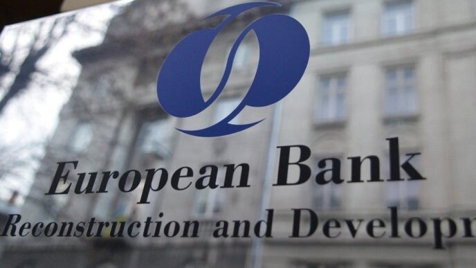 dus-rece-de-la-banca-europeana-pentru-reconstructie-si-dezvoltare.-prognoza-de-crestere-economica-pentru-romania-a-fost-revizuita-in-scadere