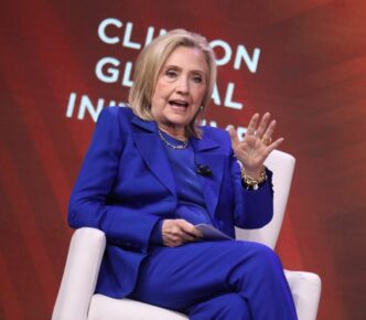 hillary-clinton-cere-audierea-lui-donald-trump-in-ancheta-camerei-privind-legaturile-cu-epstein