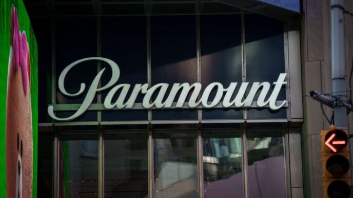 imperiul-media-se-reasaza.-oamenii-lui-donald-trump-bat-la-usa-cnn-si-hbo,-iar-preluarea-paramount-skydance-de-catre-david-ellison-pare-inevitabila
