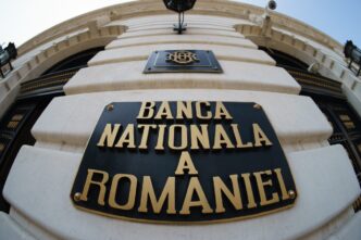 bnr-avertizeaza-ca-preturile-vor-scadea-mai-greu-decat-se-spera.-ce-se-intampla-cu-inflatia-si-salariile-in-2026