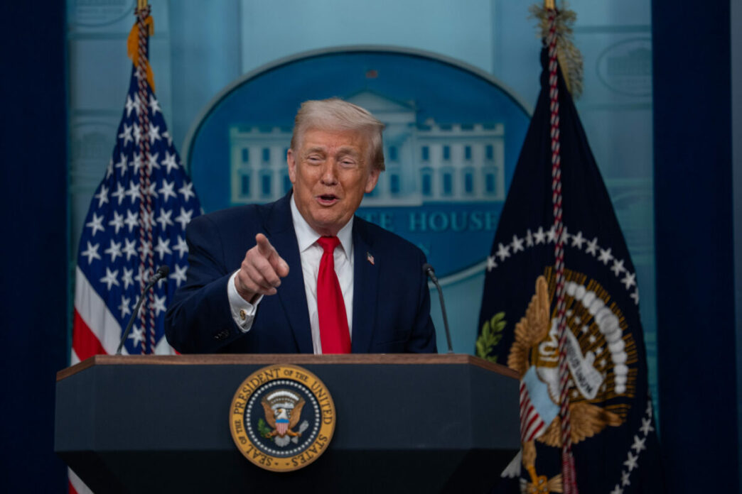 trump-ridica-posibilitatea-unei-preluari-amiabile-a-cubei-in-urma-discutiilor-cu-havana