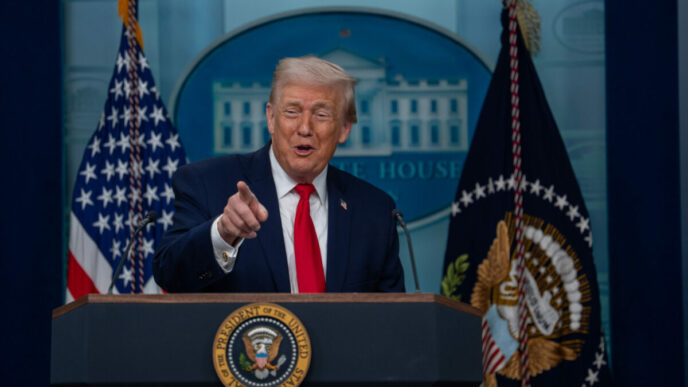 trump-ridica-posibilitatea-unei-preluari-amiabile-a-cubei-in-urma-discutiilor-cu-havana