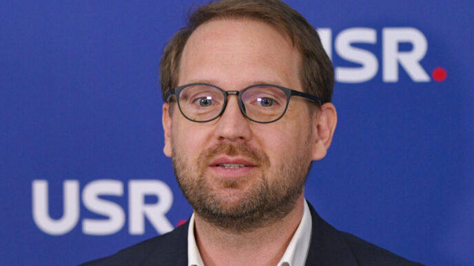 fritz,-la-congresul-usr:-cadourile-electorale-platite-din-datorii-nu-sunt-politica-sociala,-ci-strategie-de-supravietuire”