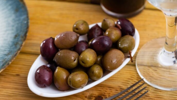 de-ce-pastreaza-tot-mai-multi-romani-samburii-de-masline:-3-intrebuintari-neasteptate