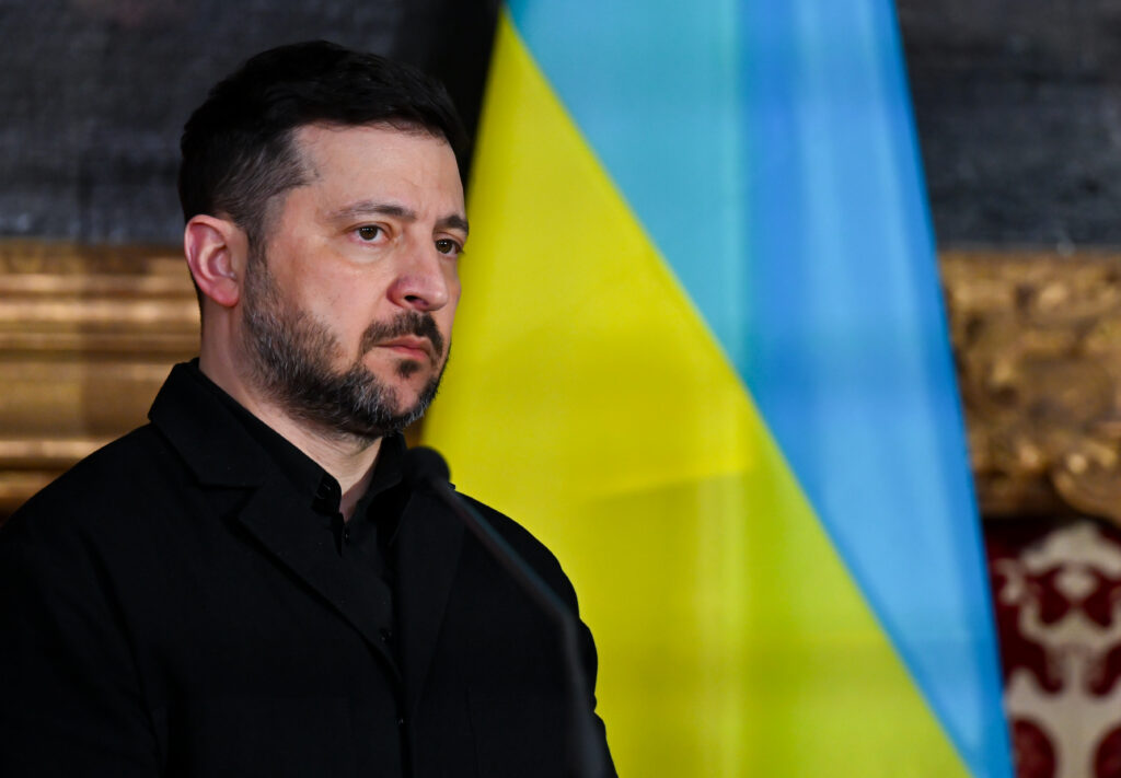 zelenski-anunta-ca-ucraina-va-finaliza-in-cateva-zile-pregatirile-pentru-inceperea-negocierilor-de-aderare-la-ue