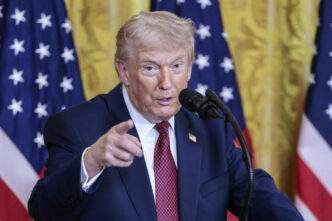 trump-anunta-ca-rupe-relatiile-comerciale-cu-spania-dupa-ce-premierul-spaniol-a-refuzat-accesul-sua-in-bazele-militare
