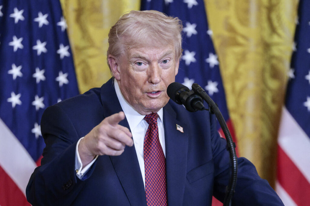 trump-anunta-ca-rupe-relatiile-comerciale-cu-spania-dupa-ce-premierul-spaniol-a-refuzat-accesul-sua-in-bazele-militare