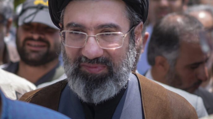 opozitia-de-la-teheran-sustine-ca-adunarea-expertilor-l-a-ales-pe-fiul-lui-ali-khamenei,-mojtaba,-lider-suprem-al-iranului