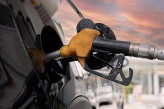 de-unde-poti-cumpara-cel-mai-ieftin-benzina-si-motorina-dupa-scumpirea-brusca-din-ultimele-24-de-ore.-lista-actualizata-a-statiilor-ieftine