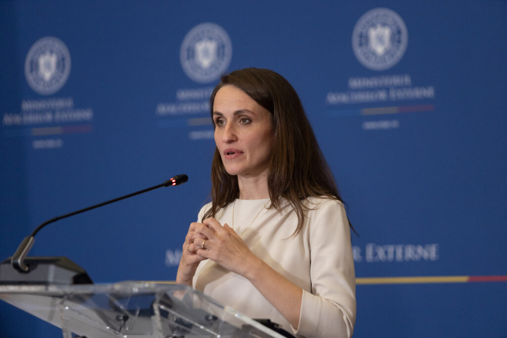 oana-toiu-anunta-ca-elevii-din-vrancea,-blocati-in-dubai,-vor-reveni-in-tara.-grupul-se-indreapta-spre-oman,-de-unde-va-fi-operat-zborul