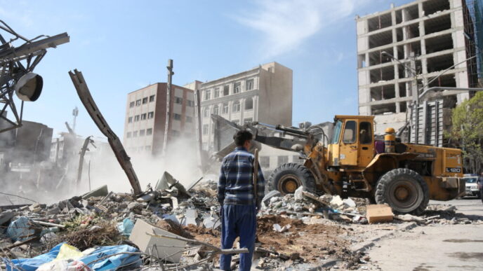 razboi-in-orientul-mijlociu,-ziua-7.-israelul-a-inceput-un-val-de-atacuri-la-scara-larga-impotriva-iranului-/-hezbollah-avertizeaza-locuitorii-israelieni-sa-evacueze-zona-de-frontiera