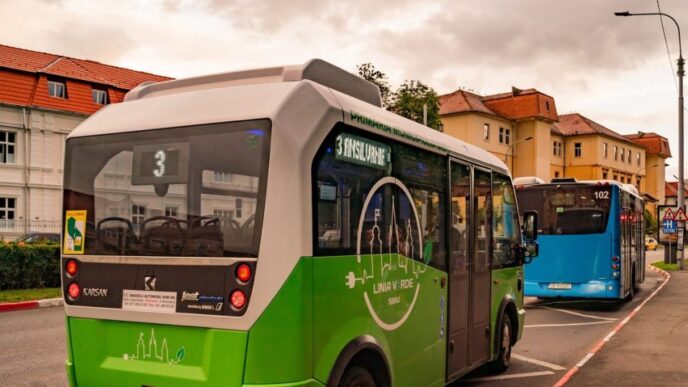 incident-grav-in-sibiu:-doua-femei-au-cazut-din-autobuz-la-plecarea-din-statie.-usa-nu-era-inchisa-corespunzator-–-playtech-stiri