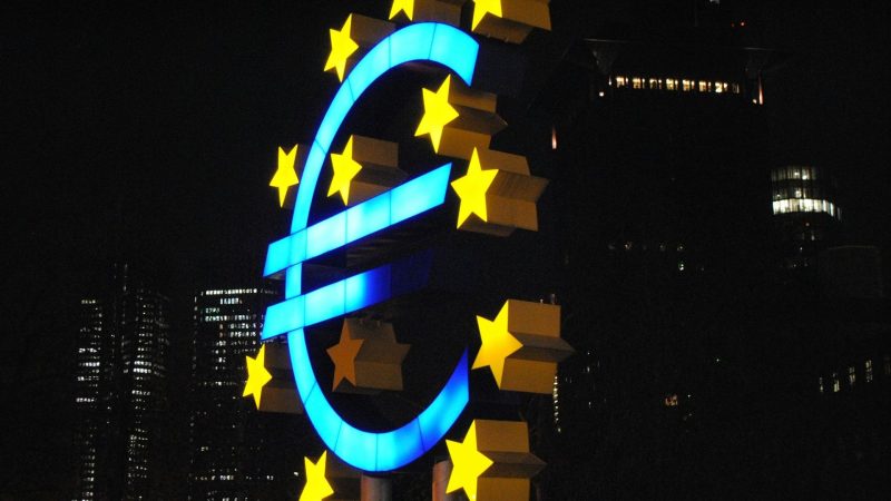 transferurile-in-euro-vor-ajunge-in-cel-mult-10-secunde.-ce-reguli-noi-se-aplica-si-ce-comisioane-vor-plati-clientii