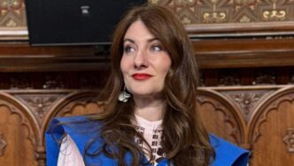 o-romanca-a-obtinut-cea-mai-mare-nota-la-cel-mai-greu-examen-pentru-medici-din-spania,-dar-acum-este-acuzata-ca-a-copiat.-scandal-in-jurul-rezultatului-record-–-playtech-stiri
