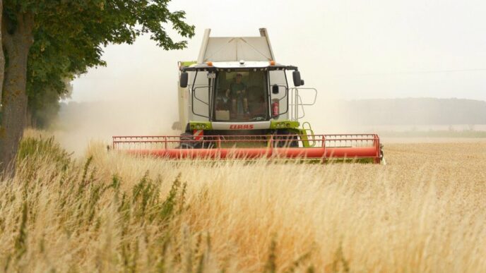 aur-a-depus-un-proiect-de-lege-pentru-limitarea-cumpararii-terenurilor-agricole-de-catre-investitori-straini