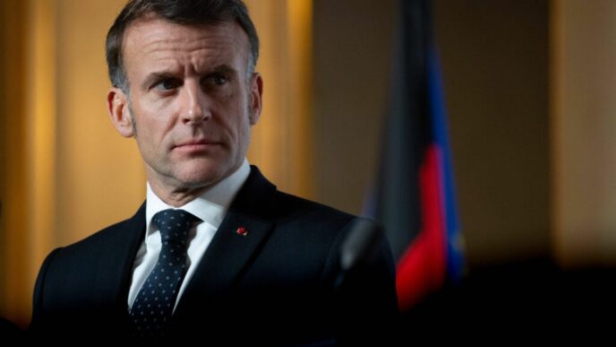 emmanuel-macron-convoaca-liderii-g7-pentru-discutii-privind-cresterea-preturilor-la-energie-pe-fondul-razboiului-din-orient