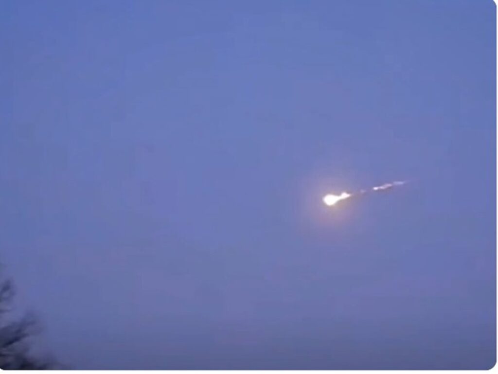 un-meteorit-a-lovit-case-in-europa-esa:-avea-un-diametru-de-cativa-metri”.-video