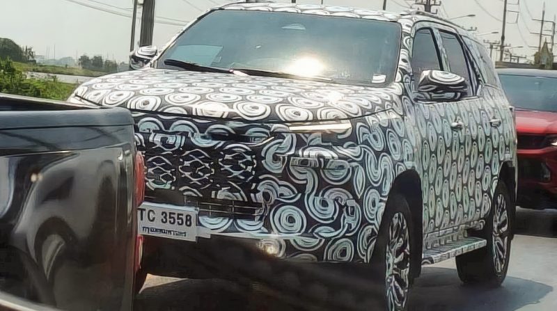 toyota-vrea-sa-faca-luxul-mai-accesibil-cu-un-suv-electric-bazat-pe-hilux,-cea-mai-bine-vanduta-camioneta-din-lume