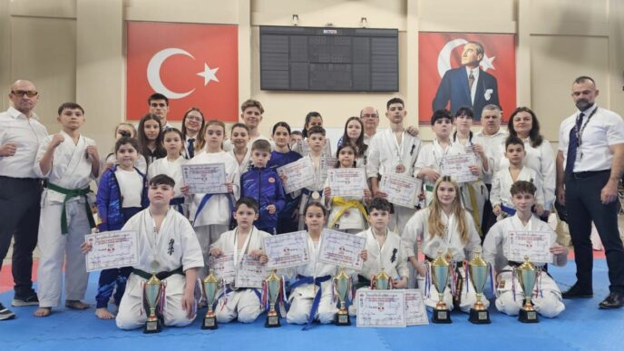 sportivii-romani-au-stralucit-la-campionatul-balcanic-de-karate-kyokushin