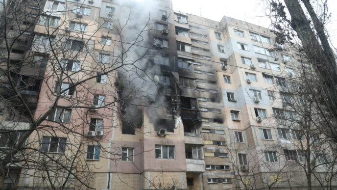 odesa-a-fost-atacata-masiv-de-drone-rusesti:-cladiri-avariate-dupa-o-noapte-de-explozii