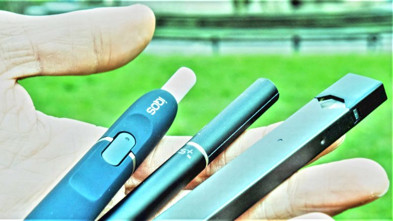 tigarile-electrice-ar-putea-fi-interzise-in-masinile-cu-copii.-riscurile-asociate-vapingului-vor-fi-reglementate-mai-strict