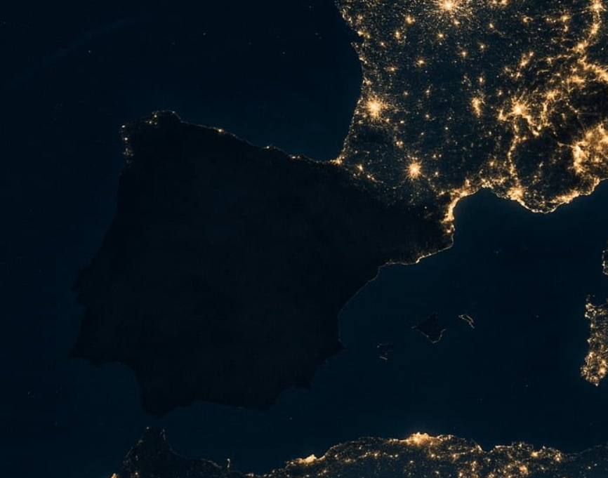 blackout-ul-din-spania-si-portugalia-din-2025,-explicat:-cum-a-fost-posibila-furtuna-perfecta-de-factori-tehnici