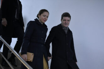 mirabela-gradinaru-ajunge-prima-la-casa-alba.-partenera-lui-nicusor-dan,-invitata-de-melania-trump