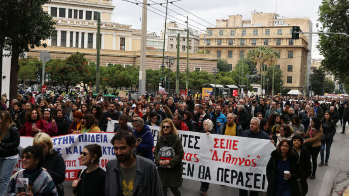 grecia:-incepe-procesul-privind-accidentul-feroviar-din-2023,-soldat-cu-57-de-morti