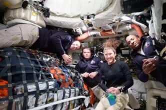 drumul-spre-luna,-cu-probleme-pamantesti.-astronautii-artemis-ii-s-au-luptat-cu-toaleta-si-emailul