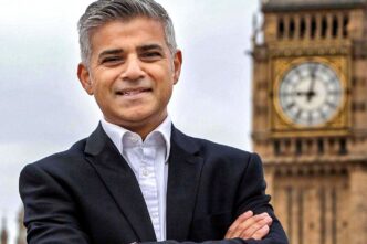 scandal-la-londra:-politisti-inarmati-au-uitat-o-geanta-cu-arme-in-fata-casei-primarului-sadiq-khan