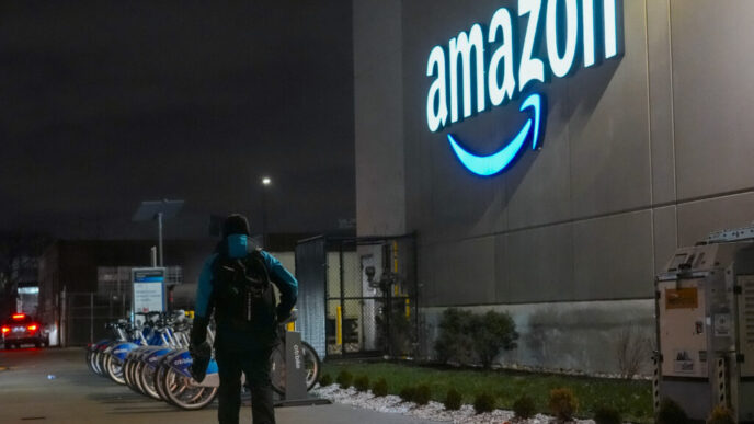 amazon-incheie-un-acord-cu-serviciul-postal-al-sua-pentru-un-miliard-de-colete-pe-an