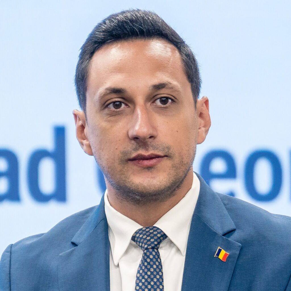 vlad-gheorghe:-ilie-bolojan-trebuia-sa-fie-chiar-mai-intransigent-fata-de-psd,-trebuia-sa-impinga-mai-multe-reforme,-doar-asa-se-castiga-increderea-cetatenilor,-chiar-daca-poate-se-pierde-increderea-celor-care-isi-pun-banii-in-cutiile-de-pantofi