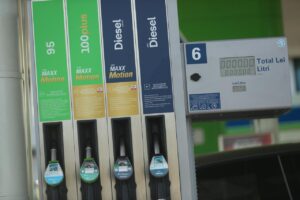 pretul-carburantilor-din-romania-a-scazut-dupa-intrarea-in-vigoare-a-armistitiul-dintre-sua-si-iran.-cat-costa-astazi-benzina-si-motorina