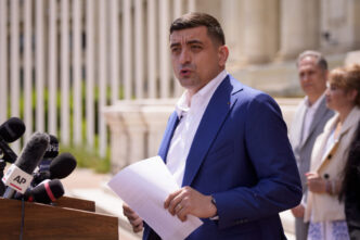 sondaj-sociopol:-aur-conduce-detasat-in-intentia-de-vot,-iar-george-simion-ramane-cel-mai-popular-lider-politic