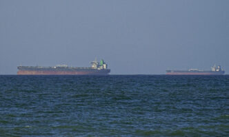 iranul-cere-despagubiri-de-razboi-de-la-5-state-arabe.-patru-vase-au-traversat-stramtoarea-ormuz,-in-ciuda-blocadei-sua
