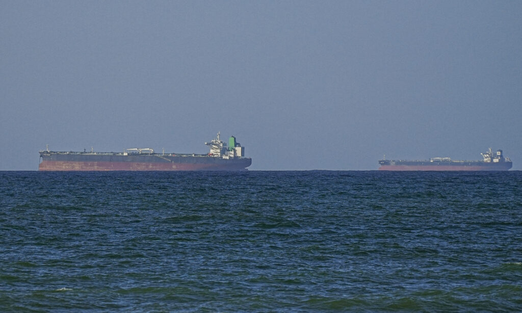iranul-cere-despagubiri-de-razboi-de-la-5-state-arabe.-patru-vase-au-traversat-stramtoarea-ormuz,-in-ciuda-blocadei-sua