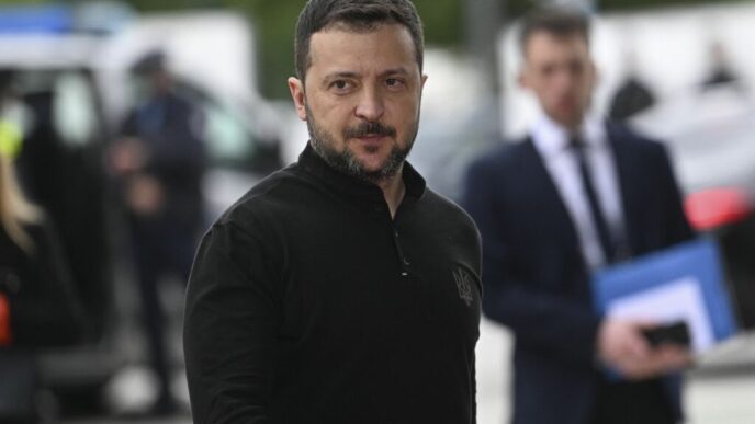 volodimir-zelenski:-olanda-va-sprijini-descentralizarea-sistemului-energetic-al-ucrainei