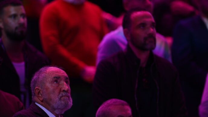 a-vazut-cecul-pe-care-l-a-incasat-omul-de-100000.000-de-euro-pe-an-al-lui-ion-tiriac-si-a-rabufnit
