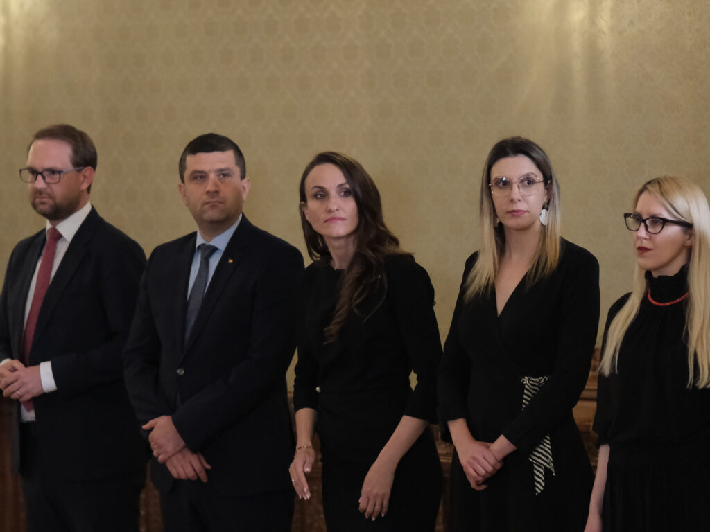 oana-toiu,-ataca-psd:-am-pus-umarul-sa-reparam-ce-au-stricat-si-tot-ei-se-supara