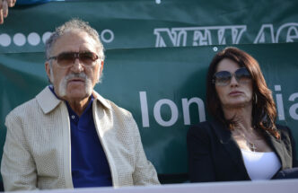 nadia-comaneci,-magnet-de-atentie-la-madrid.-a-stat-in-loja-lui-ion-tiriac-si-a-discutat-cu-sotia-unui-protejat-al-magnatului-roman