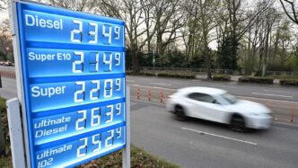 dupa-ce-germania-a-adoptat-regula-celor-12-ore,-pretul-benzinei-a-crescut-si-mai-mult,-in-loc-sa-scada