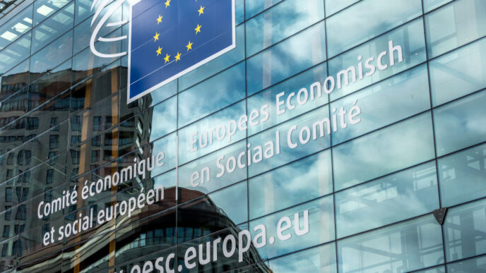 euractiv:-organismul-care-se-ocupa-de-politicile-ue,-afectat-de-acuzatii-de-coruptie