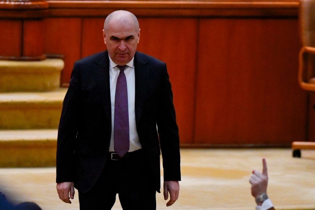 ce-va-face-bolojan,-daca-motiunea-va-trece:-voi-iesi-cu-fruntea-sus