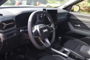 presa-din-ungaria-a-reactionat-dupa-ce-a-vazut-in-romania-ca-vanzarile-dacia-s-au-prabusit:-ce-se-intampla-in-tara-vecina-e-teribil