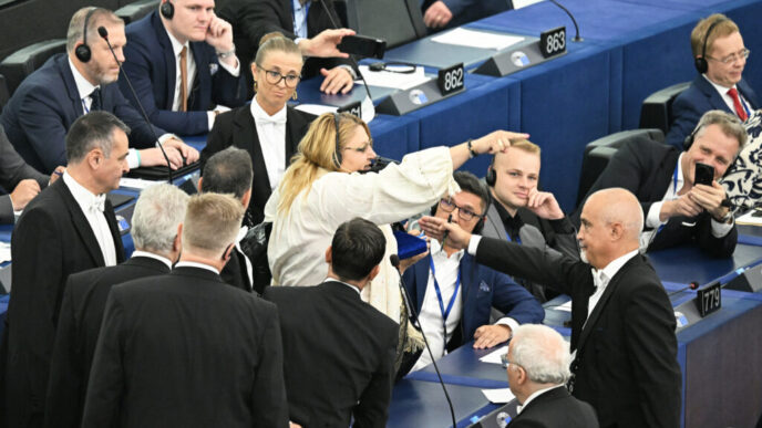 parlamentul-european-voteaza-astazi-asupra-ridicarii-imunitatii-dianei-sosoaca