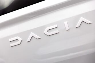 primele-imagini-cu-noua-dacia-sandero-hybrid.-cum-arata-masina-care-va-revolutiona-piata-auto