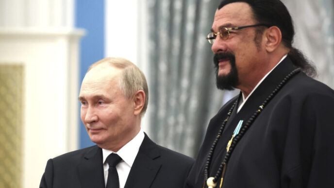 ucraina-a-destructurat-o-retea-care-furniza-arme-lui-steven-seagal-si-altor-personalitati-pro-ruse