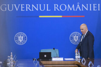 update-proiectul-de-lege-privind-cumulul-pensie-salariu-la-stat-a-fost-adoptat-de-guvern.-bolojan-cere-parlamentului-ca-proiectul-sa-fie-adoptat-in-procedura-de-urgenta